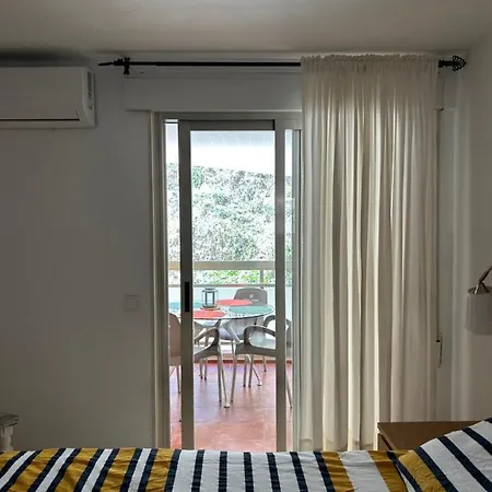 Apartment Front De Piscine