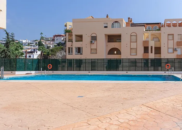 Front De Piscine Альмуньекар