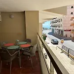 Front De Piscine Lägenhet